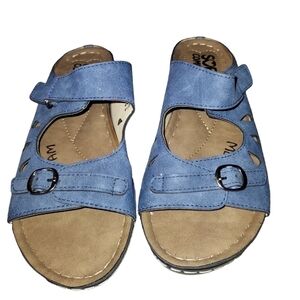 Band wagon comfort sandal faux Leather size 8